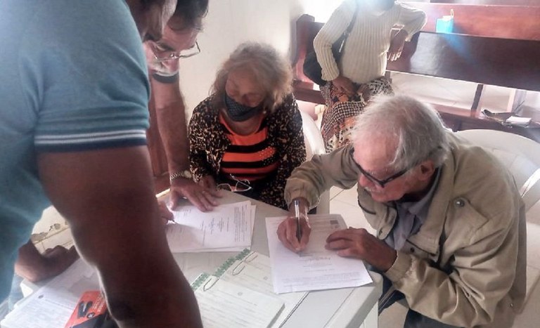 Contratos de Concessão de Uso são entregues em Utinga e Morro do Chapéu na Bahia