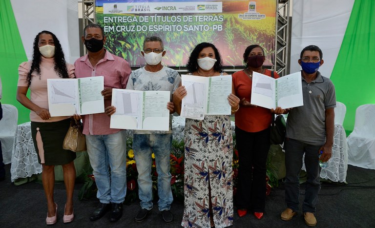 Titulação de assentados em Cruz do Espírito Santo (PB)