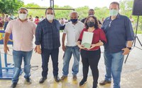 Famílias assentadas recebem títulos em Corumbá (MS)