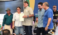 Famílias recebem documento definitivo da terra no Rio Grande do Norte