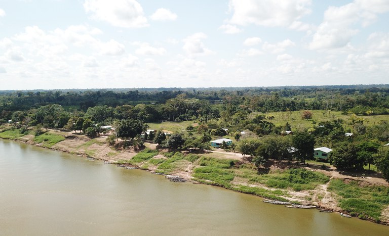 Foto área de assentamento no Acre