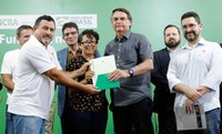 Governo Federal entrega 500 títulos definitivos de terra a agricultores do Acre