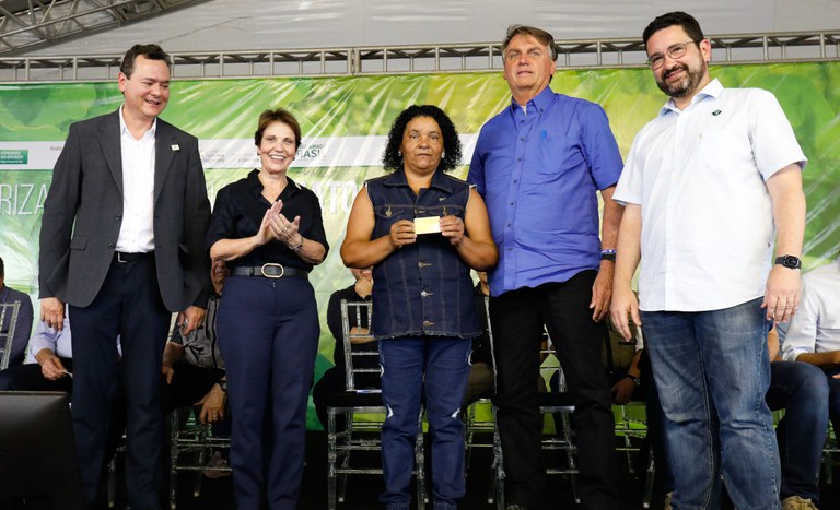 Entrega de cartão do Fomento Mulher