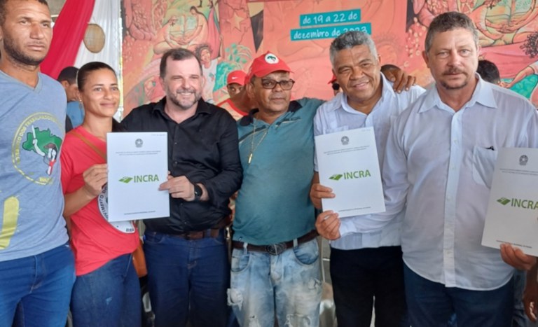 Entrega de cadastro ambiental para assentamentos na Bahia