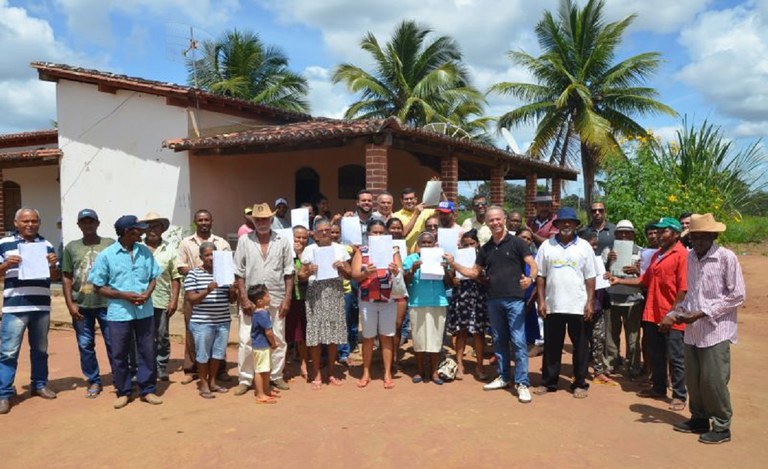 Documentos titulatórios já foram entregues a 45,9% das famílias assentadas na Bahia