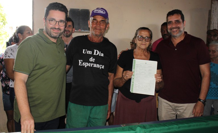 Entrega de títulos em Sergipe