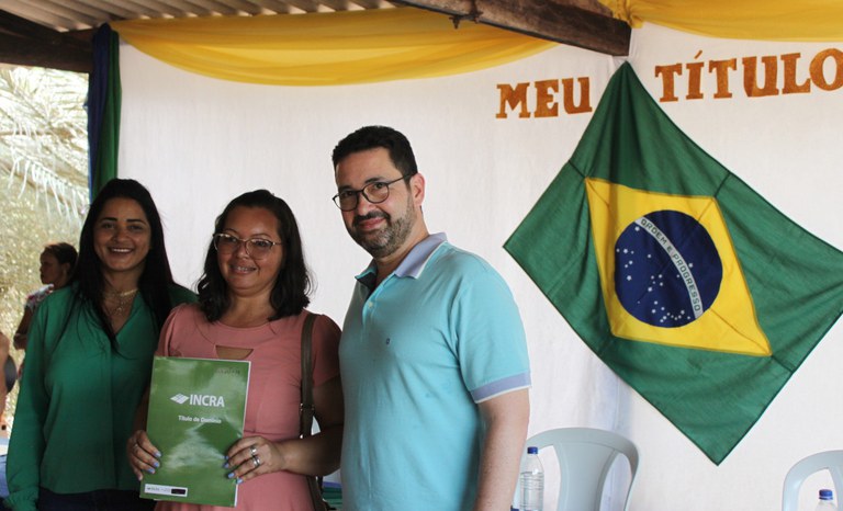 Entrega de títulos no assentamento Remansão em Nova Olinda (TO)