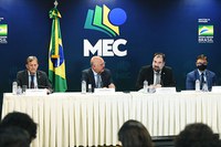 Mais de 2,1 milhões participam do segundo dia