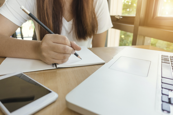 Cartão de Confirmação de Inscrição pode ser acessado na Página do Participante. Crédito: Pexels