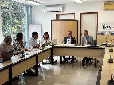 Visita vice-governador ao INPA_Tadeu de Souza_Diretor Henrique Pereira_Foto Vitor Mamede_Ascom Inpa (3).jpg