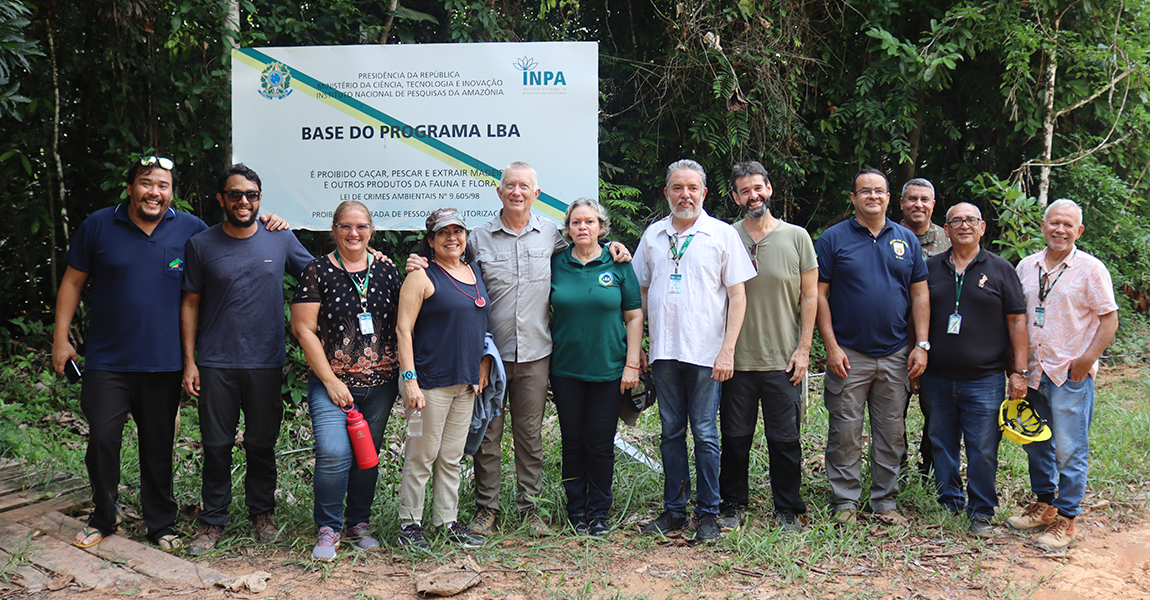 Direção do Inpa faz visita aos sítios de pesquisas do Instituto localizados na ZF-2