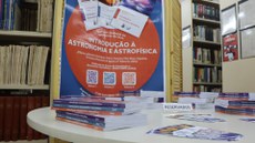 Pesquisadores do INPE lançam livro sobre astronomia e astrofísica