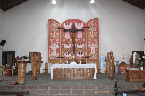 Altar da Igreja Nossa Senhora de Lourdes.