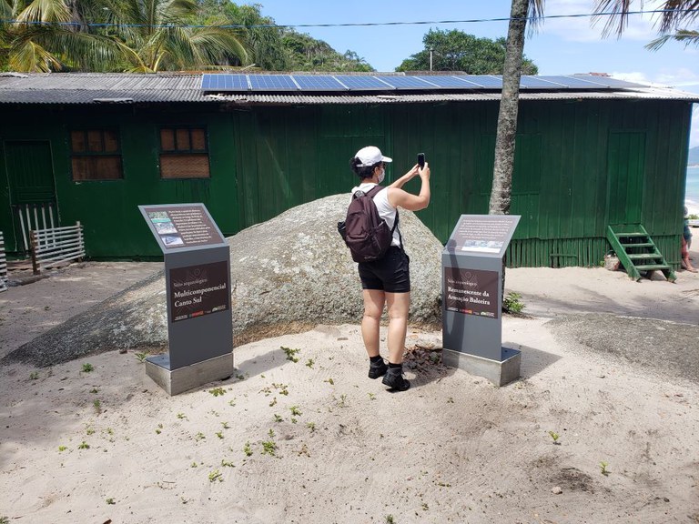 Nova sinalização na Ilha do Campeche (SC)