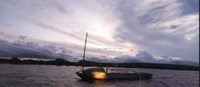 Iphan remove Canoa Tolda Luzitânia das águas do rio São Francisco