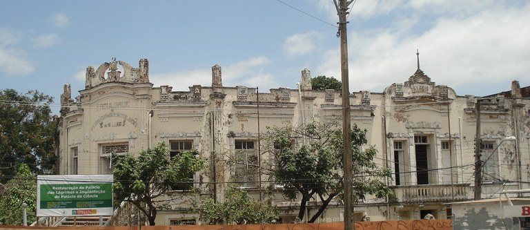 As intervenções incluem adequações arquitetônicas, recuperação de esquadrias e pisos de madeira, além da restauração de elementos históricos. (Foto: Sylvia Braga)