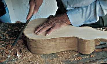 Modo de Fazer Viola de Cocho (MS e MT). Acervo Iphan