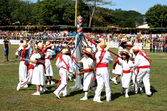 Grupo de Contradança_Festa do Divino de Pirenópolis