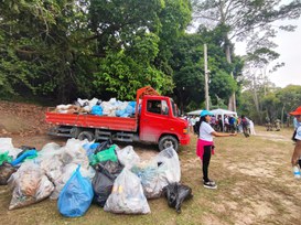 Voluntários recolheram 2,5 toneladas de resíduos sólidos no sítio arqueológico Ponta das Lajes, em Manaus (AM).