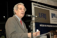 Nelson Maculan, professor emérito da UFRJ e membro titular do CTC do LNCC, recebe título de doutor honoris causa de Universidade na França