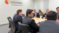 Juscelino Filho visita a Visiona, joint-venture da Telebras e Embraer para serviços baseados em satélites