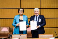 Ministro assina acordo para inclusão das mulheres em atividades espaciais