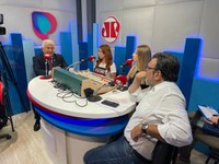 Ministro participa de programa ao vivo na rádio Jovem Pan em Marília (SP)