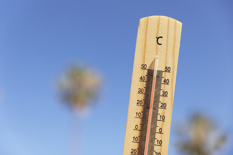 close-up-thermometer-showing-high-temperature.jpg