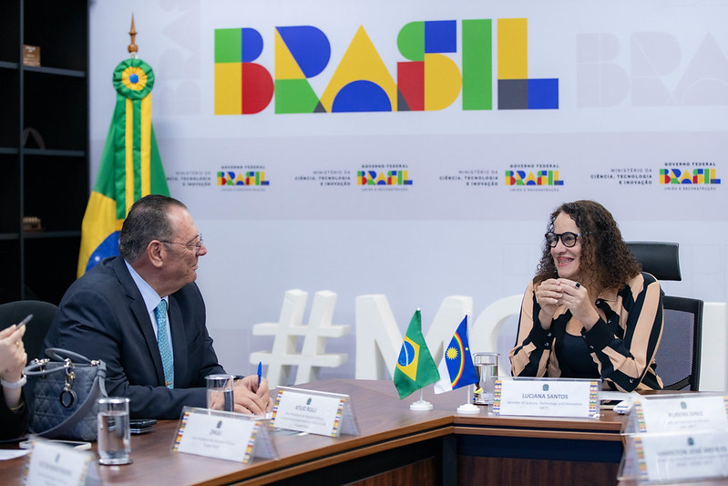 Em encontro com a ministra Luciana Santos, representantes da empresa chinesa conhecerem e apresentaram programas de capacitação e inclusão