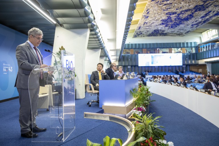 Ministro Paulo Teixeira discursa na 43ª Conferência da Organização das Nações Unidas para Alimentação e Agricultura (FAO), em Roma.