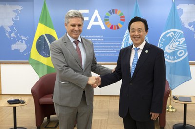 Ministro do MDA Paulo Teixeira e diretor geral da FAO Qu Dongyu