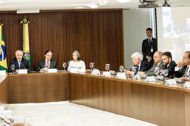 No Planalto, ministro Gustavo Rocha participa de encontro sobre segurança pública com governadores