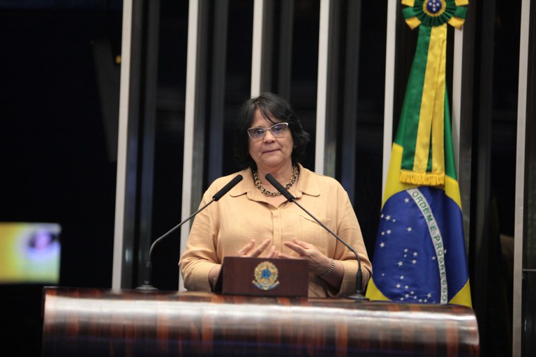 Comenda de Direitos Humanos Dom Helder Câmara é entregue à ministra Damares Alves no Senado Federal. (Willian Meira/MMFDH)