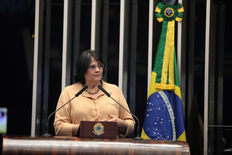 Comenda de Direitos Humanos Dom Helder Câmara é entregue à ministra Damares Alves no Senado Federal. (Willian Meira/MMFDH)