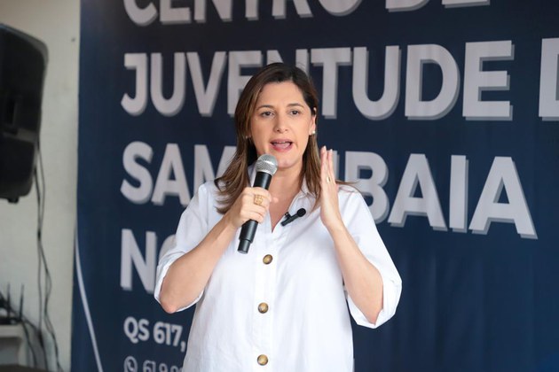 Ministra Cristiane Britto celebra o Dia Internacional da Juventude no Centro de Juventude de Samambaia Norte (DF)