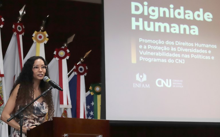 Em evento do CNJ, Rita Oliveira reflete sobre retomada do MDHC mirando construção políticas públicas consistentes