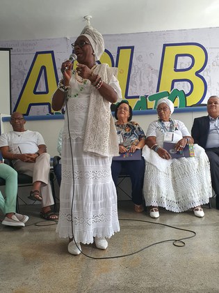 A coordenadora-geral de Promoção da Liberdade Religiosa do MDHC em momento de fala 