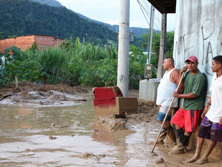 MDHC propõe medidas de apoio às vítimas das chuvas no litoral de São Paulo