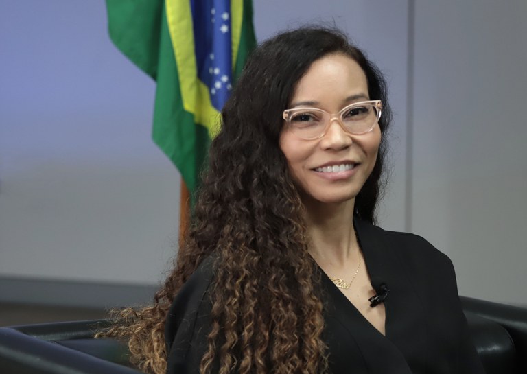 Aguerrida e abnegada: quem é Rita Cristina de Oliveira, secretária-executiva do Ministério dos Direitos Humanos e da Cidadania