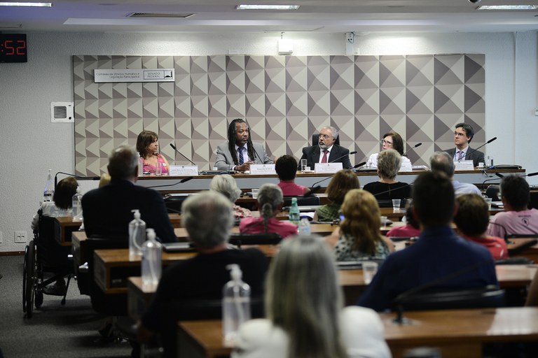 MDHC participa de debate sobre o Estatuto da Pessoa Idosa no Senado