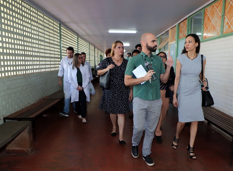 Em visita ao Hospital Regional de Ceilândia, ministra substituta do MDHC propõe projeto-piloto na prevenção ao HIV/Aids em grupos vulnerabilizados