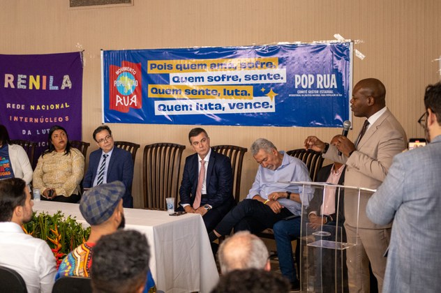 Palestra em evento sobre população em situação de rua (Foto: Tati Nahuz - Ascom/MDHC)