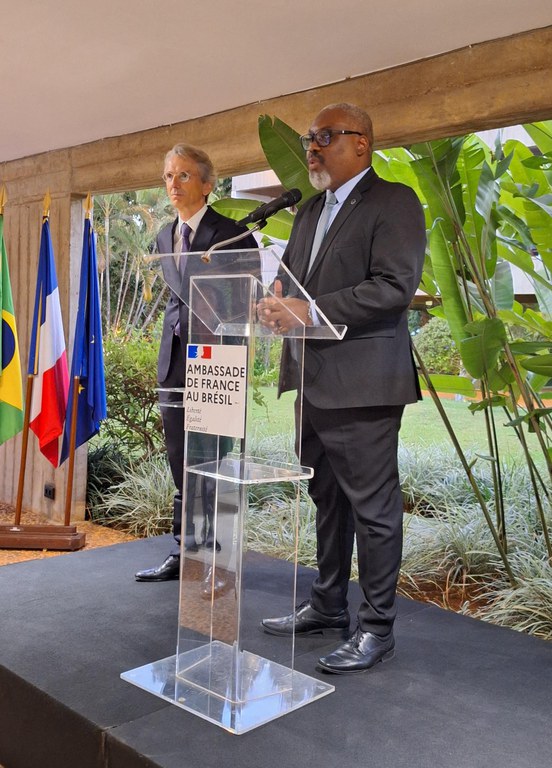 Brasil e França vão fortalecer atuação da sociedade na proteção aos defensores de direitos humanos