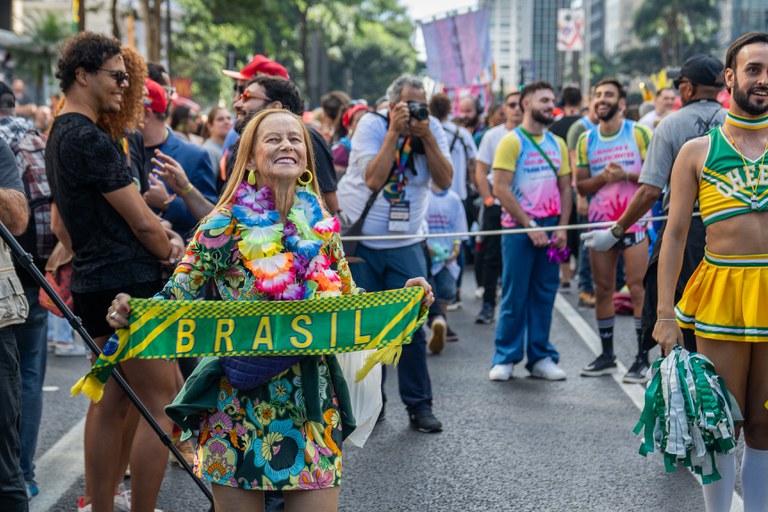 Políticas públicas voltadas à população LGBTQIA+ somam R$ 9 mi e beneficiam mais de 2,7 mil pessoas em 20 estados e no DF