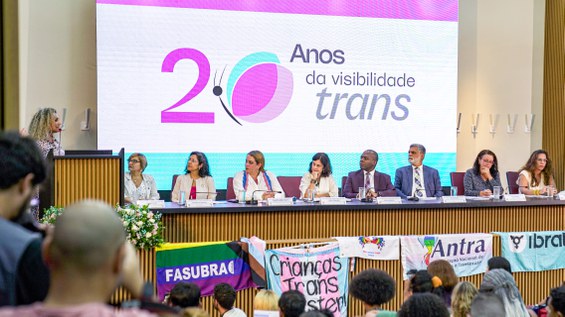 Dossiê entregue pela Associação Nacional de Travestis e Transexuais revela que 145 pessoas trans foram assassinadas no Brasil em 2024