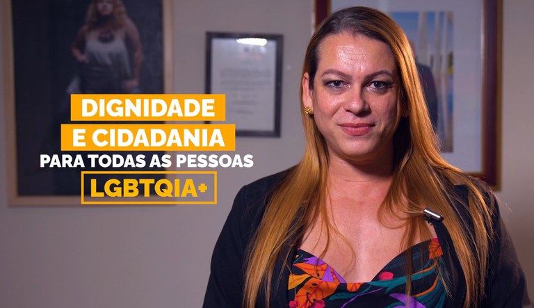 Em vídeo nas redes sociais do MDHC, secretária Symmy Larrat indica perspectivas das políticas voltadas às pessoas LGBTQIA+