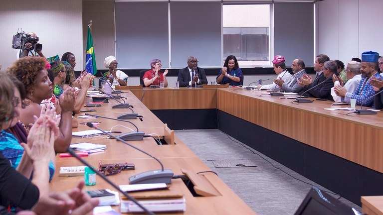 Mesa redonda sobre liberdade religiosa promovida pelo MDHC aponta perspectivas de respeito e tolerância a diferentes crenças