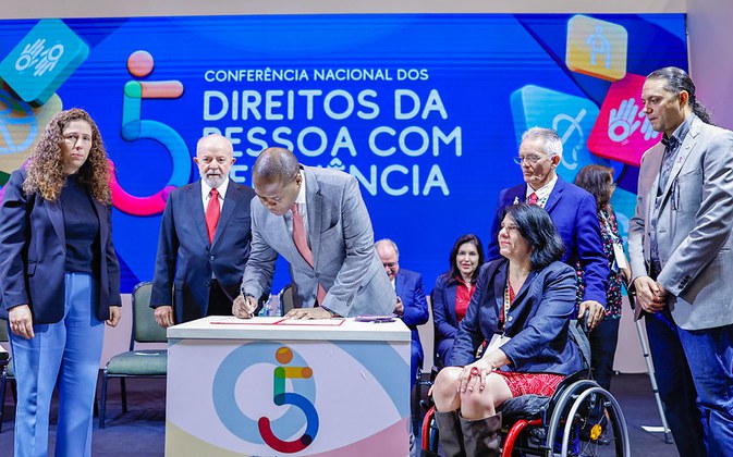 Ministro assinou acordo de cooperação para a Política Nacional de Cuidados e o Plano Nacional dos Direitos das Pessoas com Deficiência 