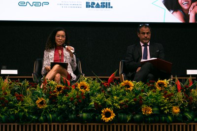 Secretária-executiva defendeu que as discussões do seminário se reflitam em uma transformação concreta na vida das pessoas (Foto: Clarice Castro - Ascom/MDHC)