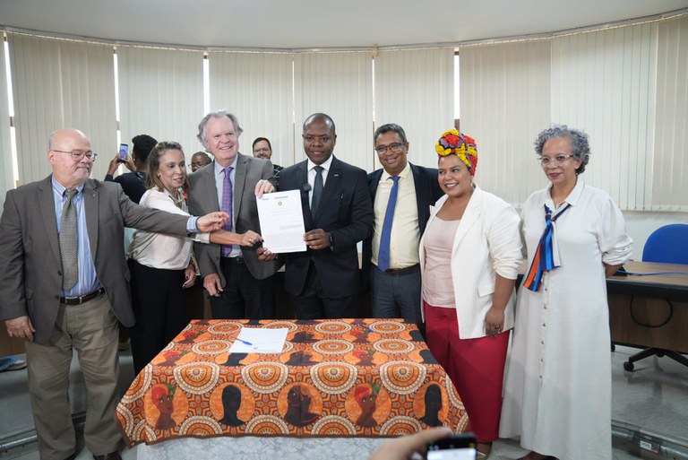 Ministro Silvio Almeida lança pedra fundamental de Centro de Extensão em Direitos Humanos em Uberlândia (MG)